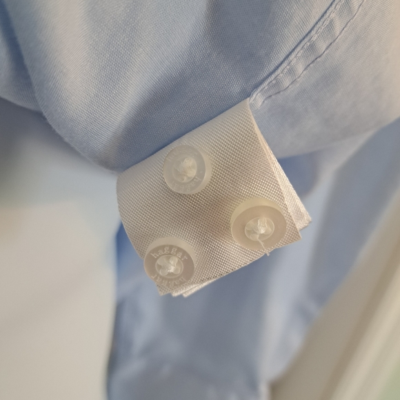 Haggar - Dress Shirt - EZ Button, Comfort Classic Fit - No Iron - EUC - 16/34-35 - Picture 7 of 10